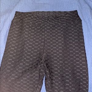 black textured leggings